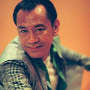 日本巨乳人妖射精视频
